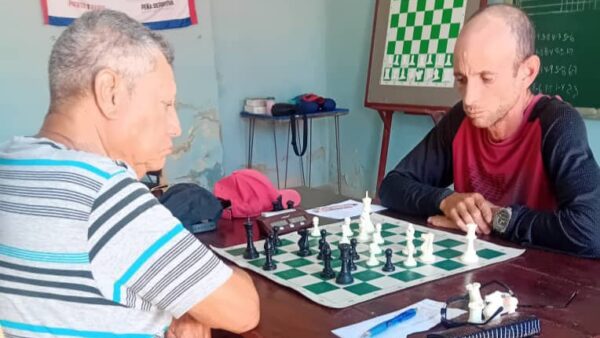 Dos campeones en Torneo Municipal de Ajedrez Puerto Padre 2026