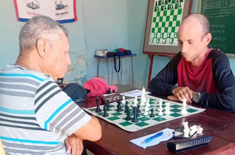 Dos campeones en Torneo Municipal de Ajedrez Puerto Padre 2026