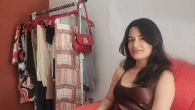 Andra: la joven que convierte el buen vestir en una armadura de poder