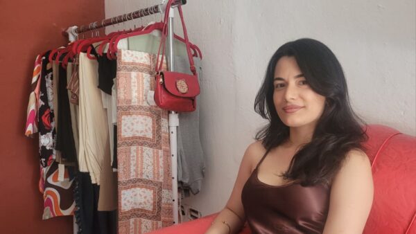 Andra: la joven que convierte el buen vestir en una armadura de poder