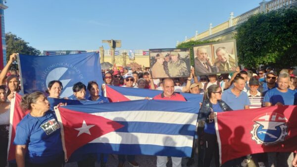 Alzan sus voces comunicadores en Las Tunas: "Basta de calumnias contra Raúl y contra Cuba"
