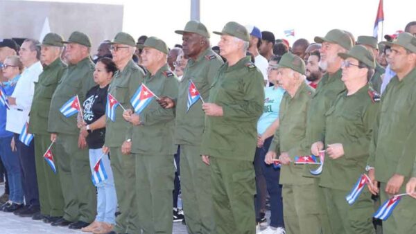 Díaz-Canel encabeza movilización en defensa de líder de la Revolución