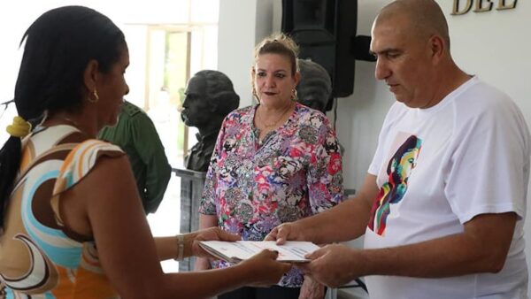 Entregan a autoridades provinciales firma de los tuneros