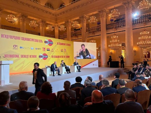 El progresismo internacional se organiza en Moscú bajo los ideales de Fidel