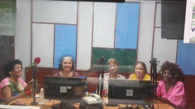 Las madres de Radio Victoria entre ondas y abrazos