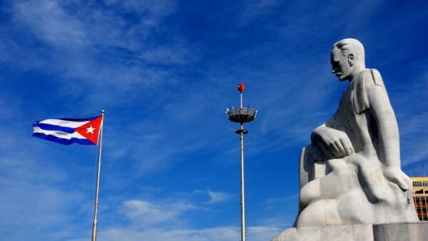 Cuba no amenaza, Cuba es constantemente amenazada