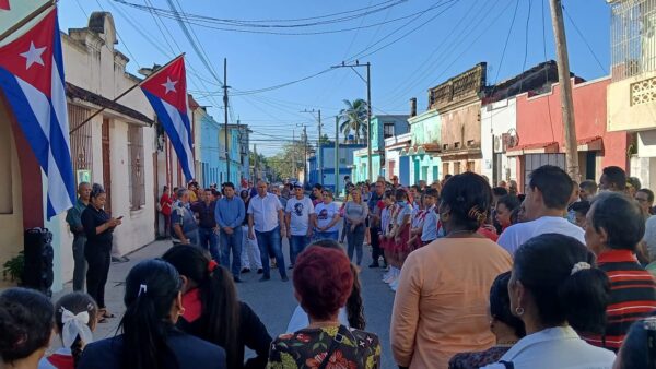 Respaldan tuneros al General de Ejército Raúl Castro ante la nueva patraña imperial