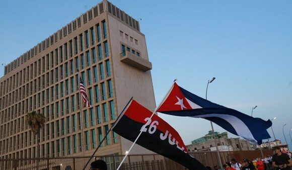 Trump firma nueva orden ejecutiva para ampliar medidas coercitivas contra Cuba