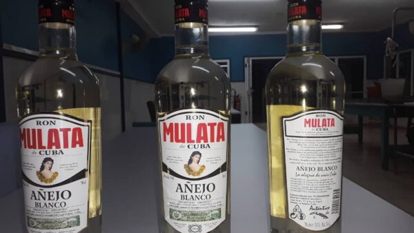 Unidad de Derivados de Amancio impulsa producción de ron pese a limitaciones técnicas
