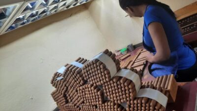 El tabaco cubano se tuerce también con la energía del sol