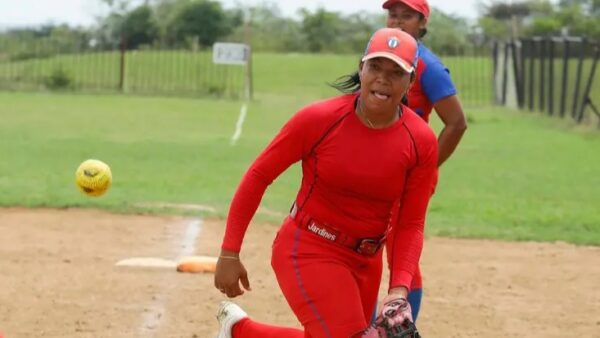 Rosangela Jardines se alista para la Copa Mundial de Softbol  2026