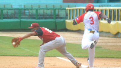 Los Leñadores no pueden con la ofensiva de los Huracanes 