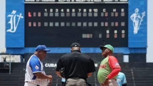 Leñadores pelean hasta el final en un duelo decidido por Yasiel Santoya