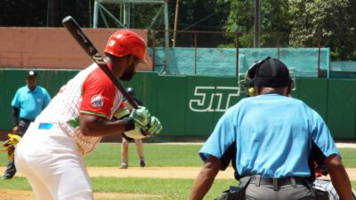 Los Leñadores vuelven a caer ante los Cachorros y la semifinal se empata