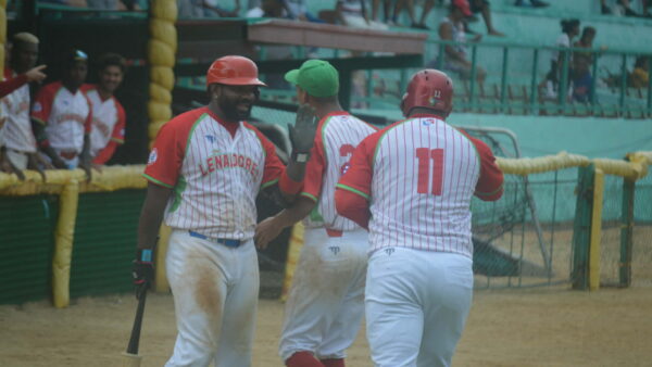 Los Leñadores arrasan en Holguín y afianzan su segundo puesto