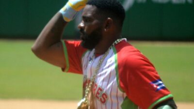 Leñadores noquean a Cachorros en inicio de semifinales