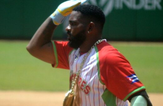 Leñadores noquean a Cachorros en inicio de semifinales