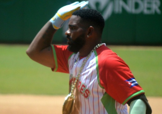 Leñadores noquean a Cachorros en inicio de semifinales