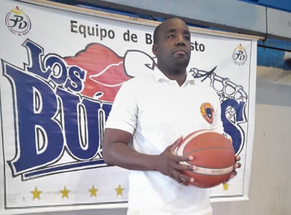 Leyenda del baloncesto cubano refuerza a Veteranos para la gran final ante Chaparra