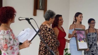 Celebran primera graduación de la nueva formación de instructores de arte