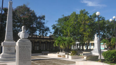 Un parque de Las Tunas, homenaje cotidiano al Titán de Bronce