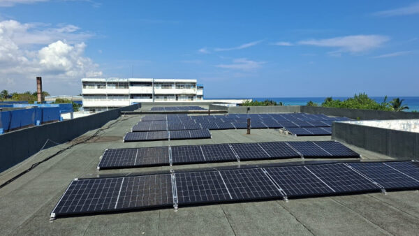 Comenzó a generar electricidad el último proyecto de energía solar en la Escuela Latinoamericana de Medicina apoyado por MediCuba Europa