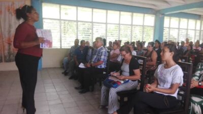 Docentes del municipio de Colombia se alistan en seminario preparatorio