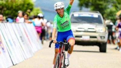 Saray Velázquez: debut internacional con fuerza y gratitud en la Vuelta a La Fría