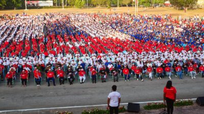 Firmeza en la Plaza: más de 15 mil tuneros ratificaron que la Patria no se rinde