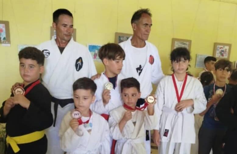 Brillante actuación del Dojo "Villa Azul" en Copa de Karate