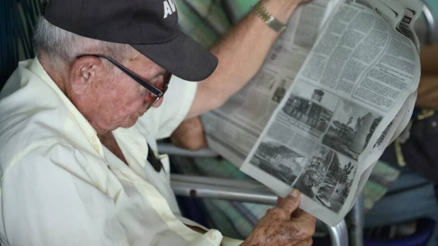 Celebra su 48 aniversario periódico 26