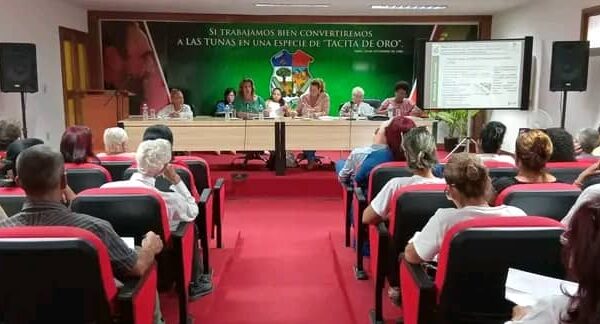 Chequea ministra de Comercio Interior programas del sector en Las Tunas