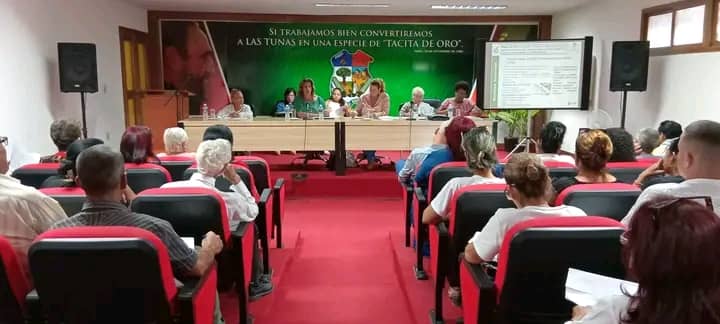 Chequea ministra de Comercio Interior programas del sector en Las Tunas