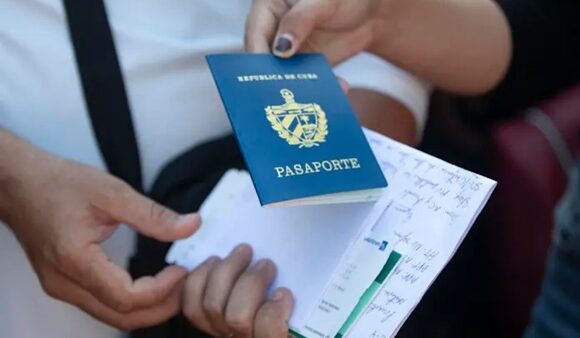 Panamá extiende visa de tránsito para cubanos hasta 2029