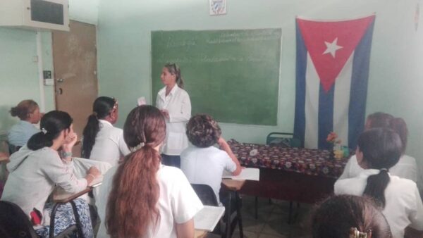 Fortalece Colombia la formación de profesionales de la salud