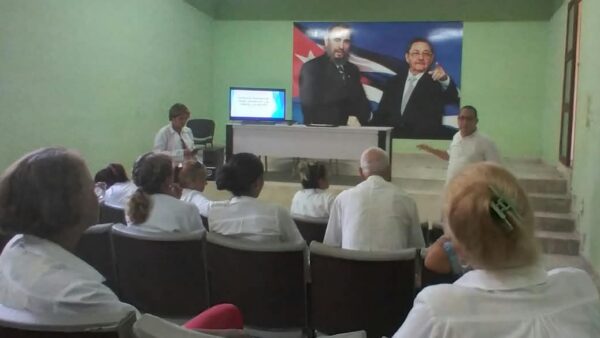 Dialogan profesionales de la Salud sobre la Demencia