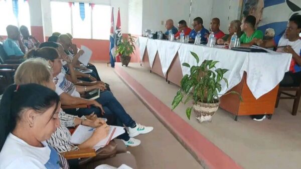 Recorrido de trabajo del INDER llega a la EIDE Carlos Leyva González