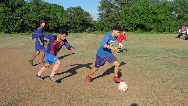 Semifinales al rojo vivo: cuatro equipos buscan la gloria del campeonato
