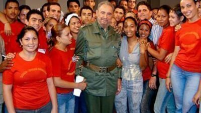 De cumpleaños, los "médicos del alma" de Fidel