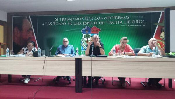 Cambiar sin ceder el control: camino de la empresa estatal socialista