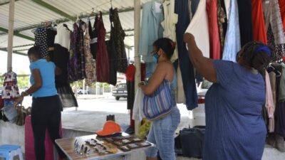 La venta de garaje se regula y actualiza, pero no desaparece