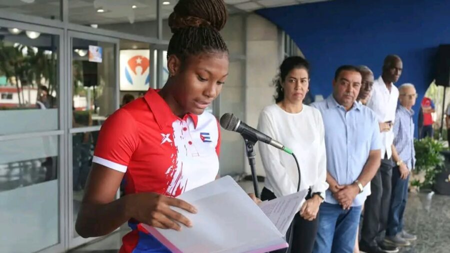 Adriana González leyó compromiso olímpico en abanderamiento rumbo a Dakar 2026