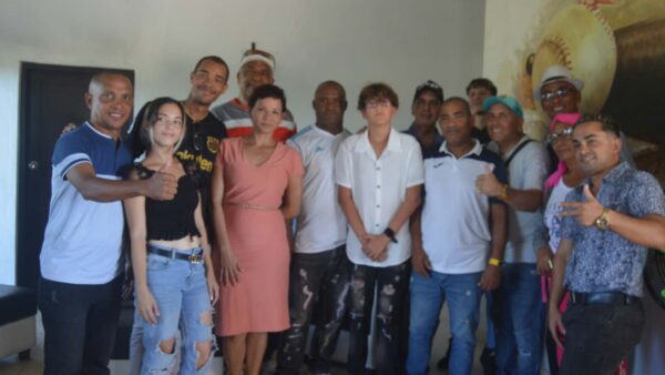 "Entre Peñas y sus Deportes": nueva propuesta deportiva en el Sport Bar del estadio Julio Antonio Mella 