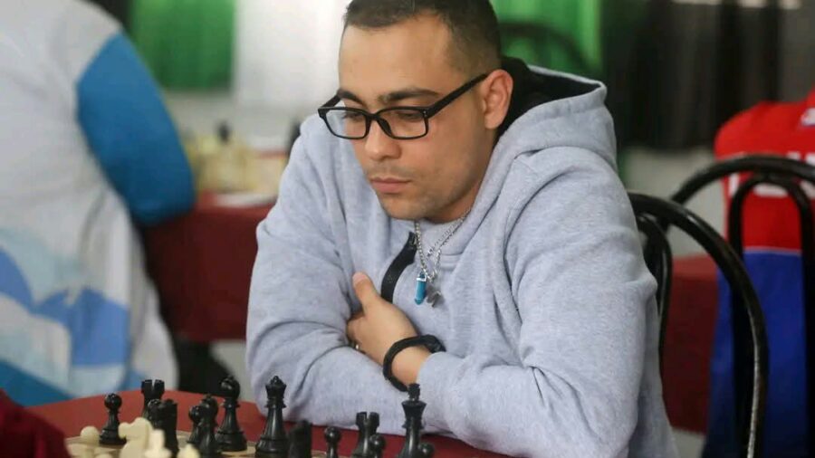 Michel Alejandro Díaz completa el podio en el Blitz en Panamá