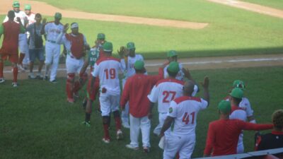 Leñadores arrancan con empate en la Serie 65